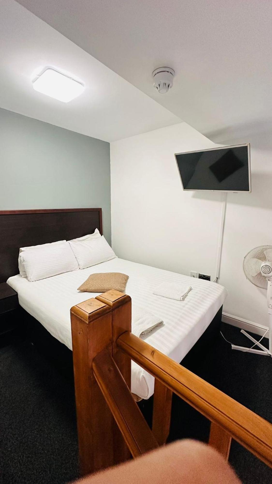 Imperial Salford Hotel Екстер'єр фото