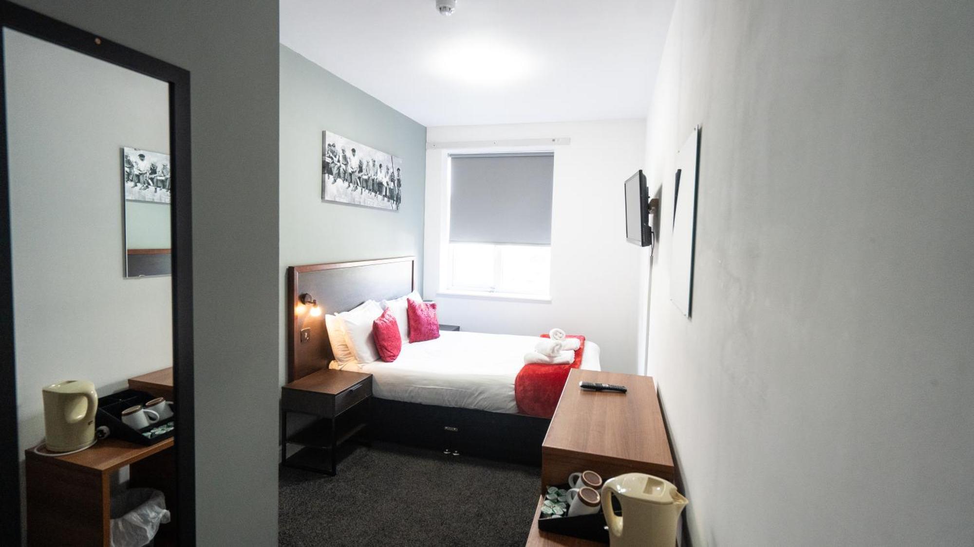 Imperial Salford Hotel Екстер'єр фото